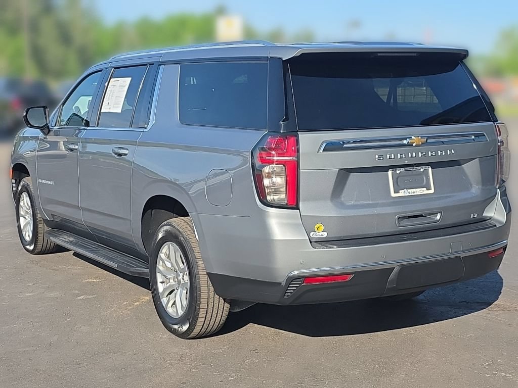 Used 2024 Chevrolet Suburban LT AWD/4WD image 4
