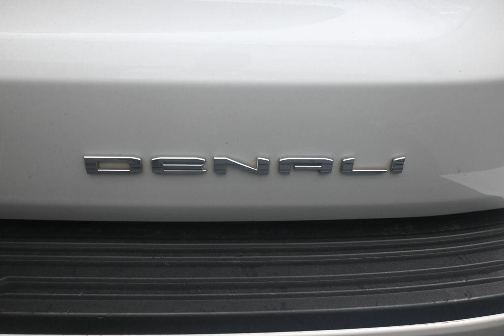 Used 2024 GMC Yukon Denali w/ Denali Reserve Package AWD/4WD image 12