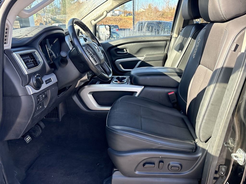 Used 2019 Nissan Titan PRO-4X image 22
