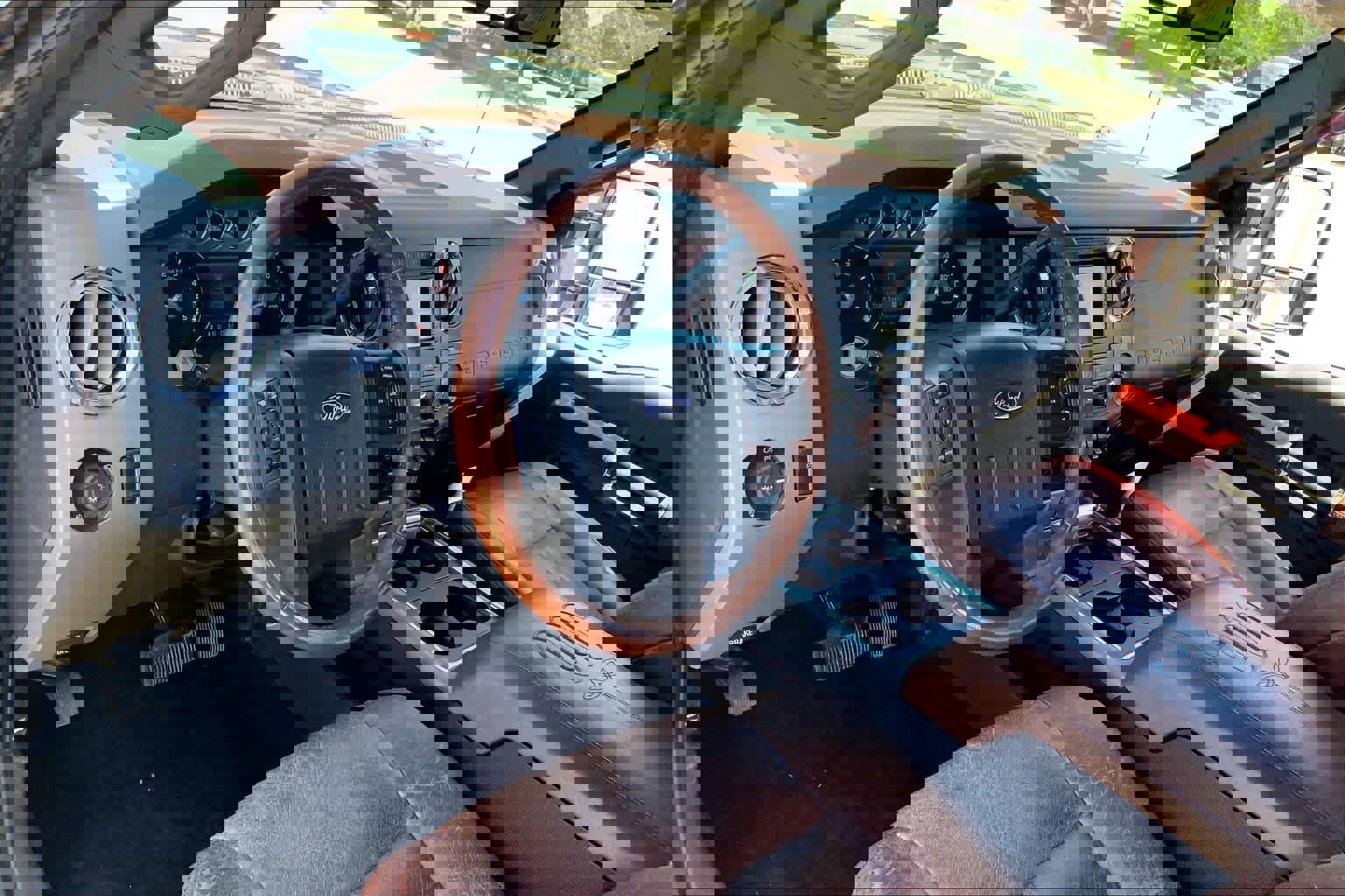 Used 2011 Ford F350 King Ranch w/ King Ranch w/Chrome Pkg image 17