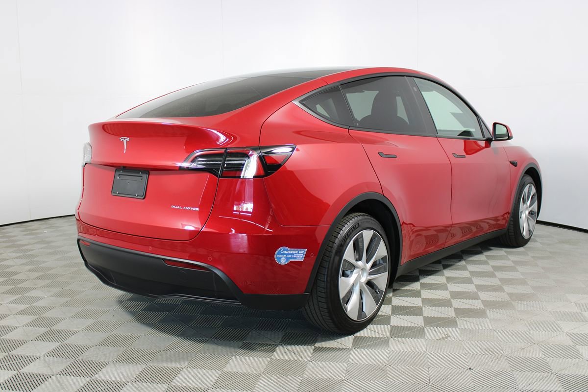 Used 2021 Tesla Model Y Long Range AWD/4WD image 34