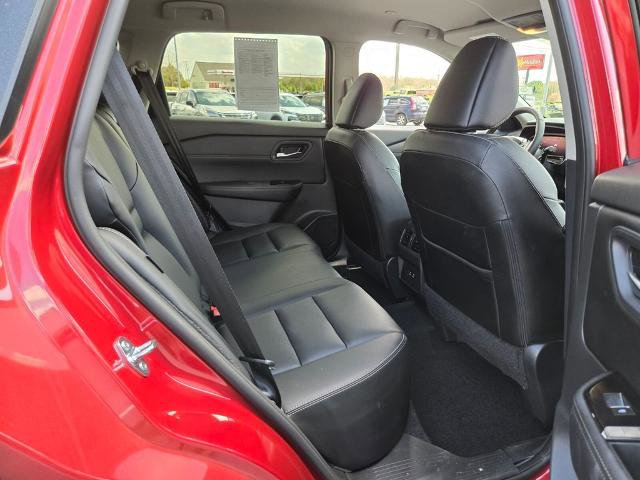 Certified 2025 Nissan Rogue SL AWD/4WD image 14