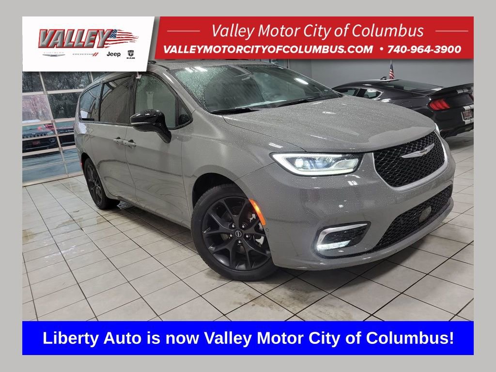 Used 2025 Chrysler Pacifica Limited