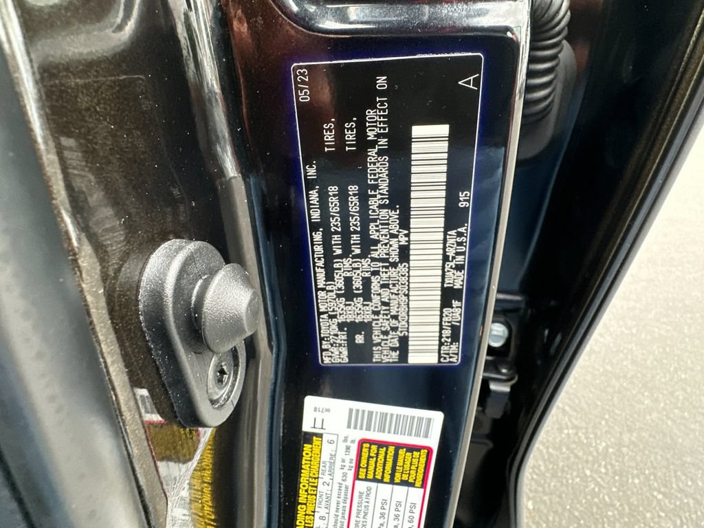 Used 2023 Toyota Highlander LE AWD/4WD image 27
