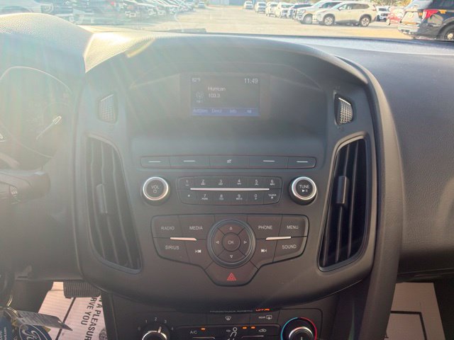 Used 2018 Ford Focus SE FWD image 28