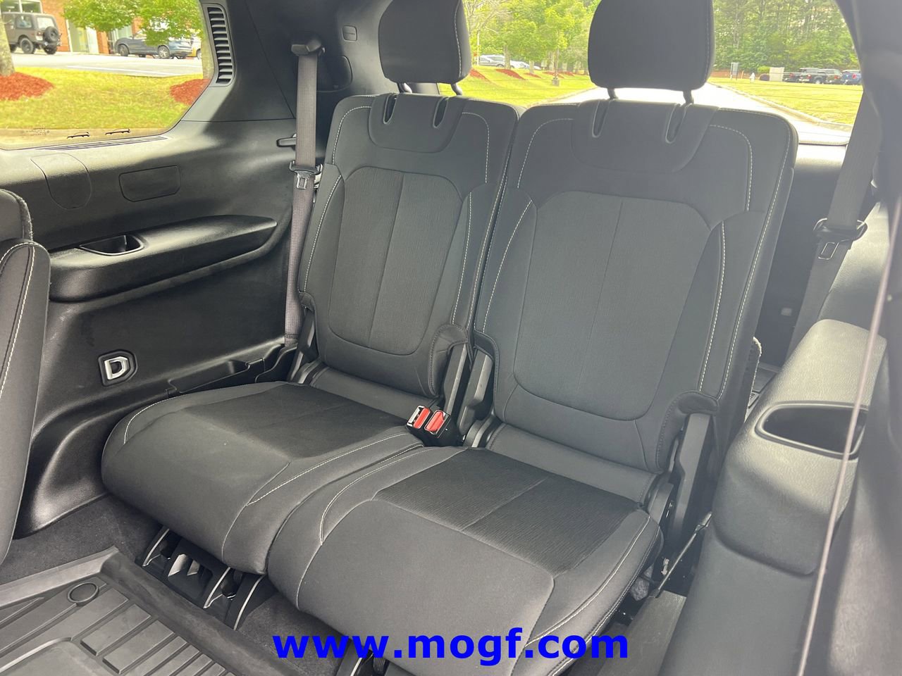 Used 2024 Jeep Grand Cherokee L Laredo AWD/4WD image 23