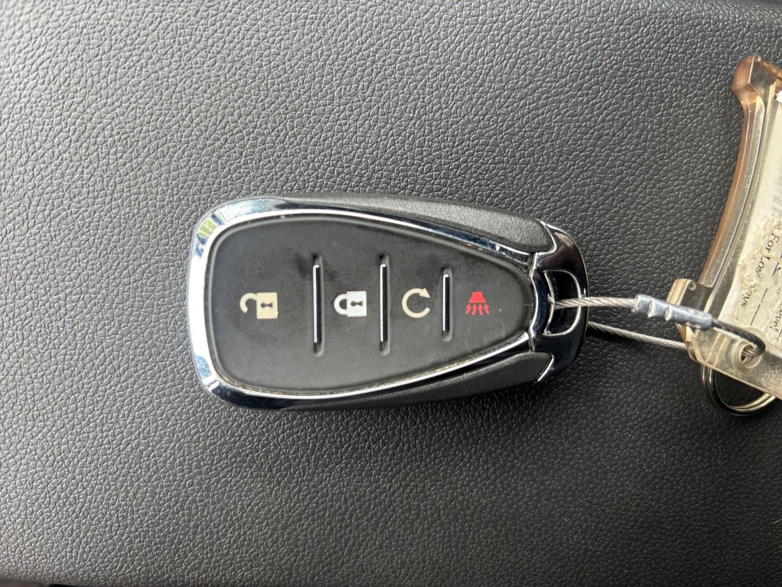 Used 2025 Chevrolet Trax LT FWD image 24