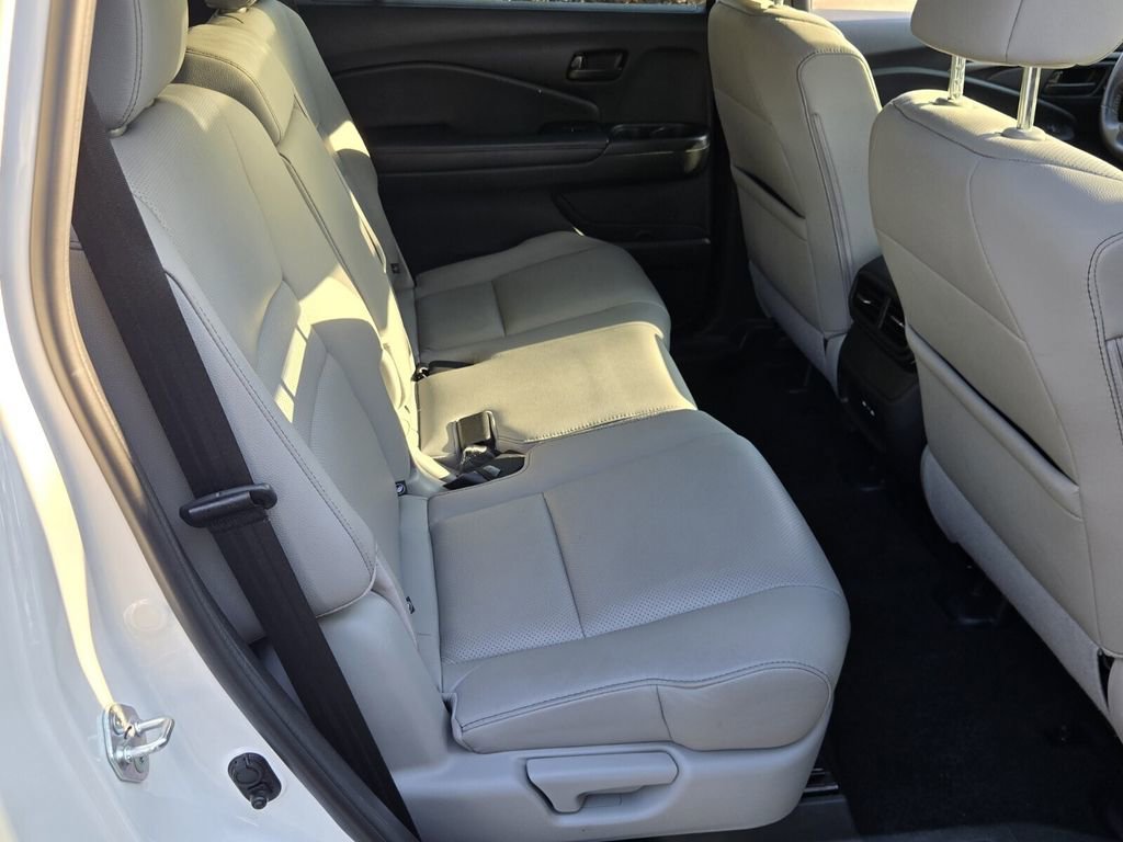 Certified 2024 Honda Passport EX-L image 15