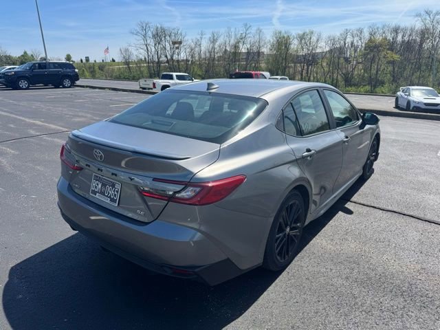 Used 2025 Toyota Camry SE FWD image 3