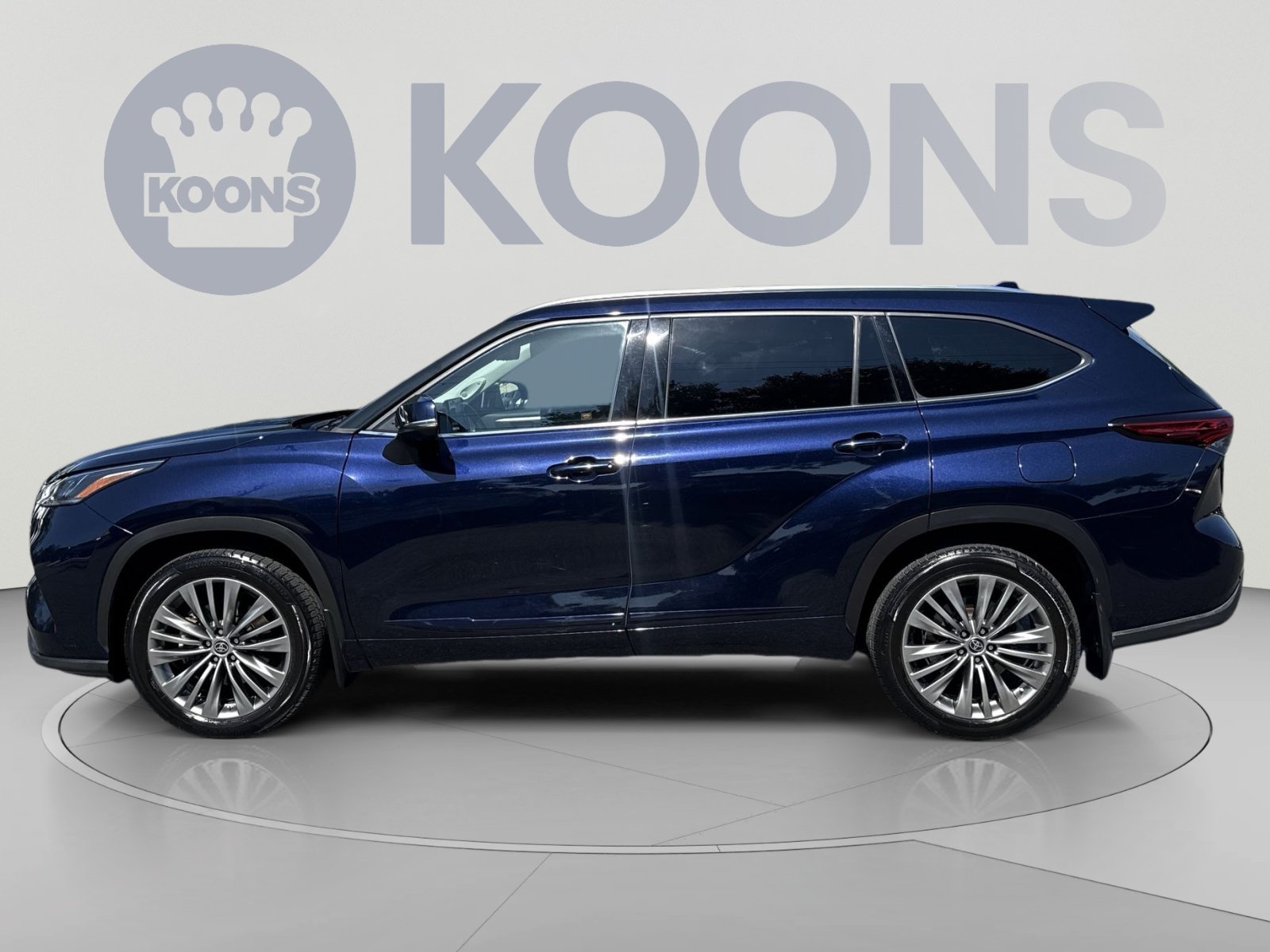 Used 2020 Toyota Highlander Platinum AWD/4WD image 2