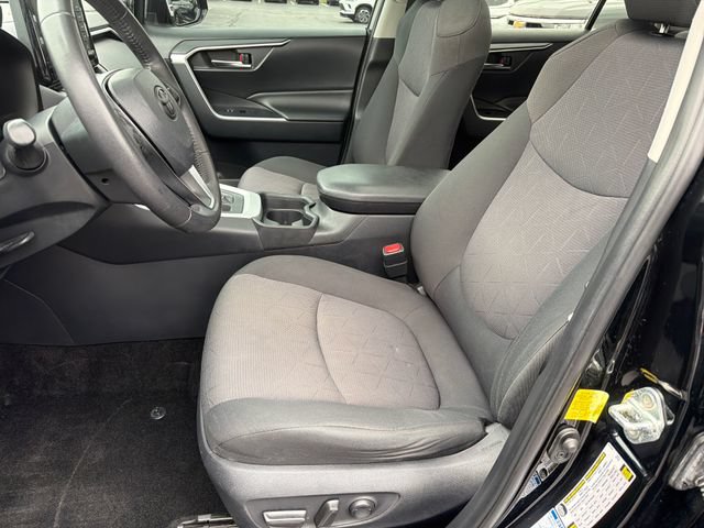 Used 2019 Toyota RAV4 XLE w/ Convenience Package AWD/4WD image 10