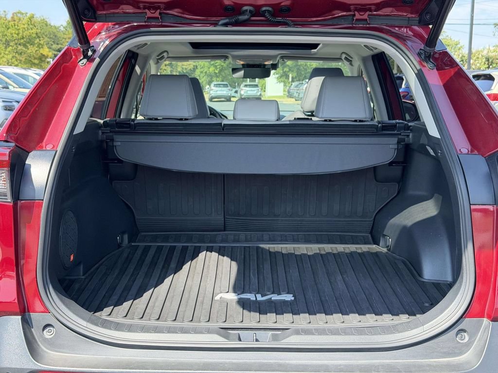 Used 2020 Toyota RAV4 Limited AWD/4WD image 14