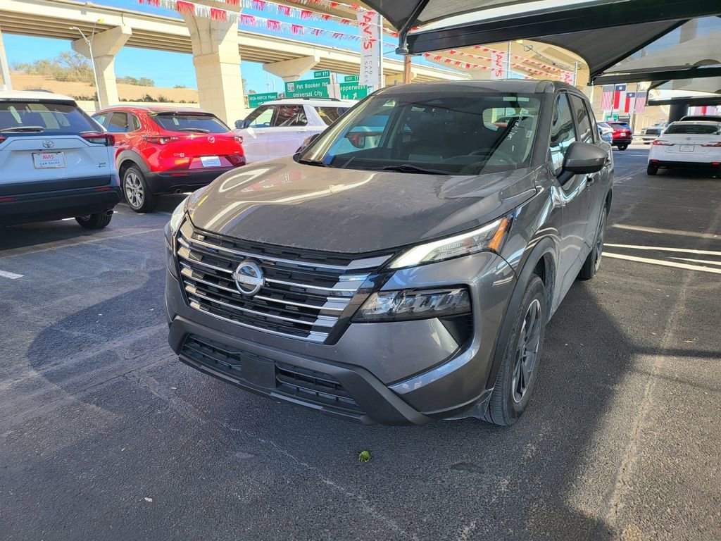 Used 2024 Nissan Rogue SV image 1