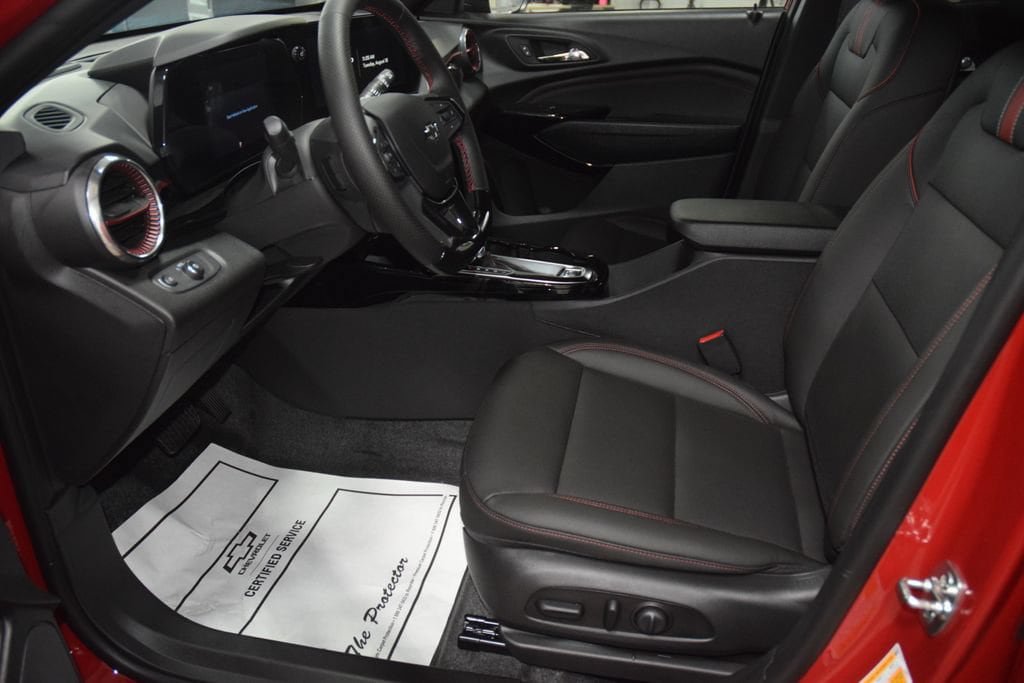 New 2026 Chevrolet Trax RS w/ Driver Confidence Package FWD image 38