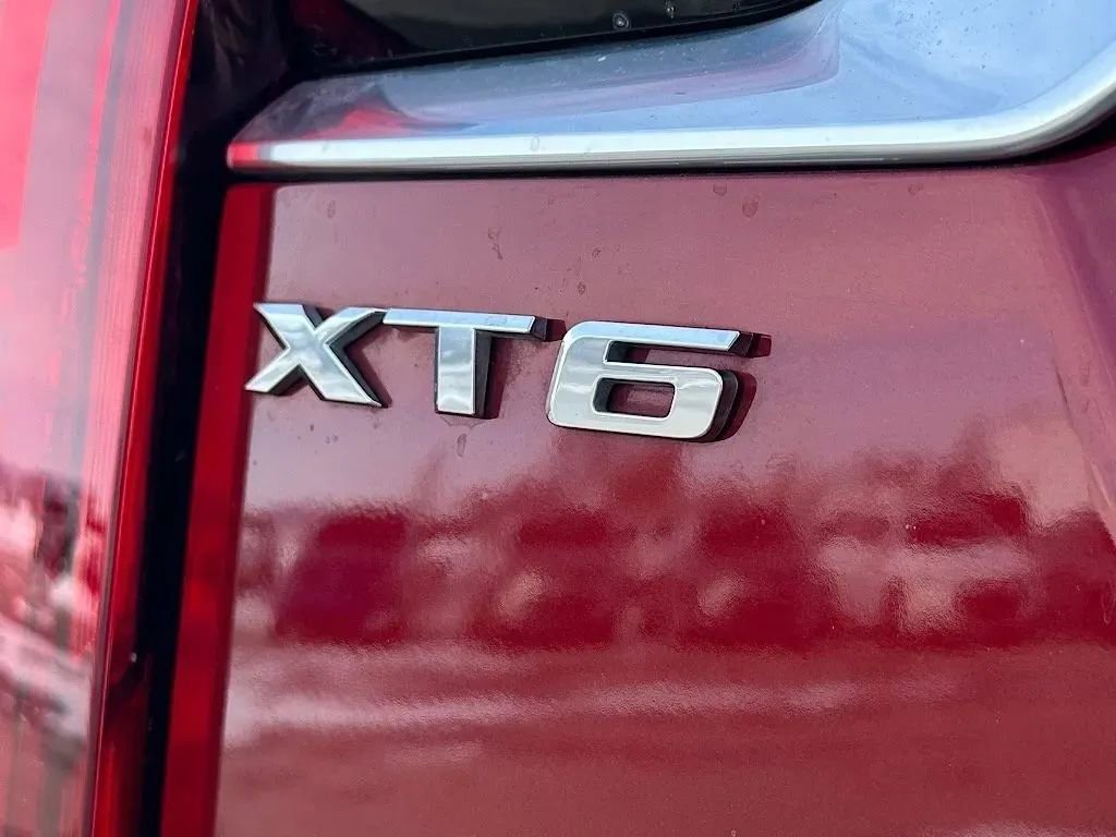 Used 2022 Cadillac XT6 Luxury image 6
