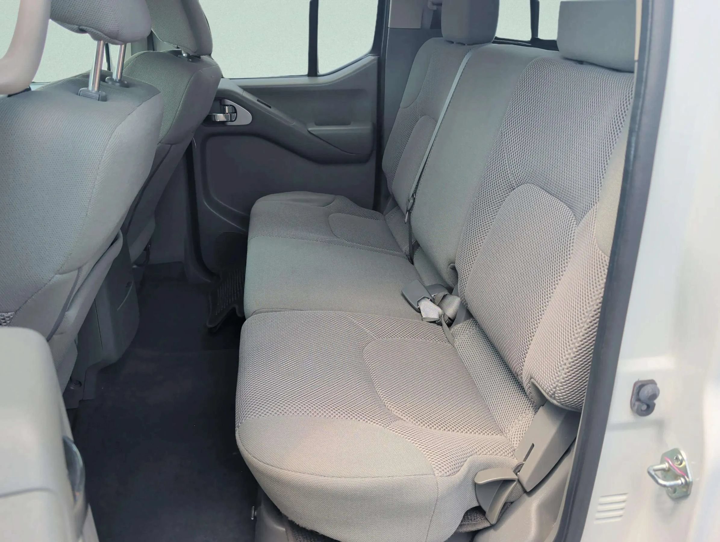 Used 2020 Nissan Frontier SV AWD/4WD image 27