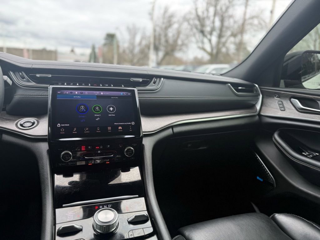 Used 2022 Jeep Grand Cherokee Overland w/ Luxury Tech Group IV image 25