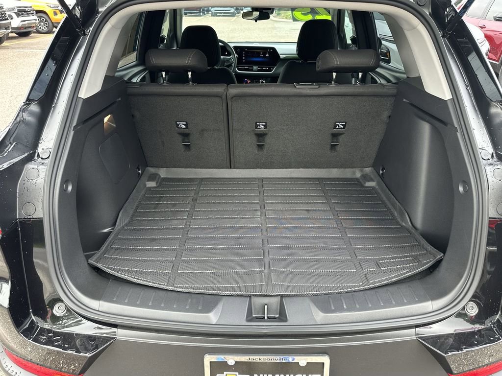 Used 2025 Chevrolet TrailBlazer LS w/ LS Convenience Package FWD image 29