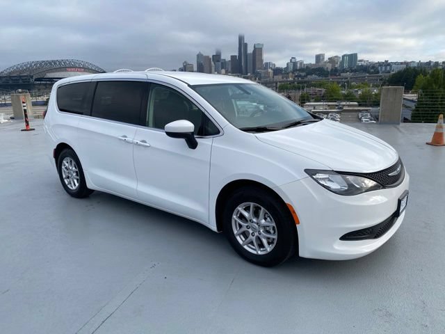 Used 2022 Chrysler Voyager LX FWD image 27