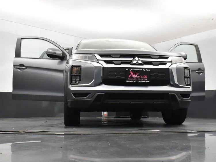 Used 2024 Mitsubishi Outlander Sport SE image 11