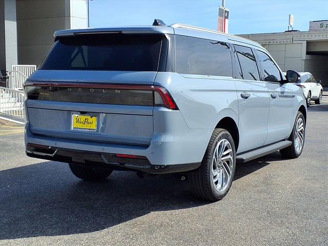 New 2026 Lincoln Navigator L Premier image 2