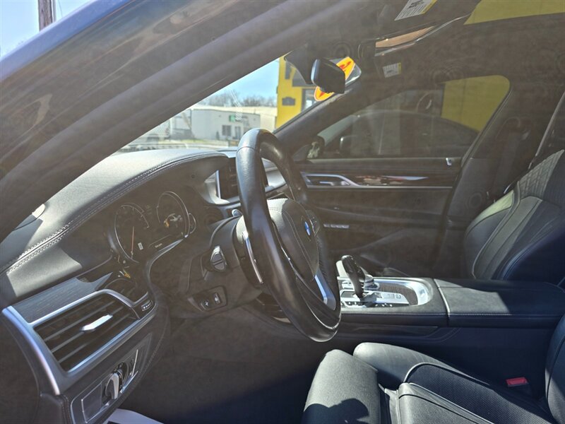 Used 2016 BMW 750i xDrive AWD/4WD image 21