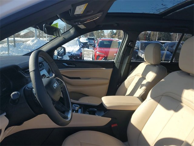 New 2025 Jeep Grand Cherokee Limited w/ Trailer Tow Package image 19