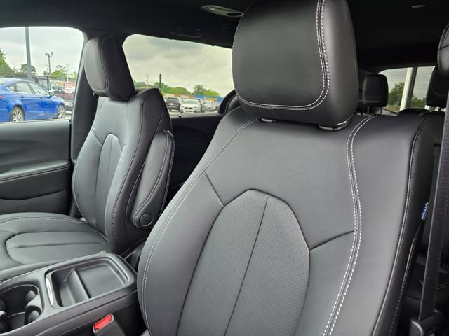 New 2027 Chrysler Pacifica LX FWD image 6
