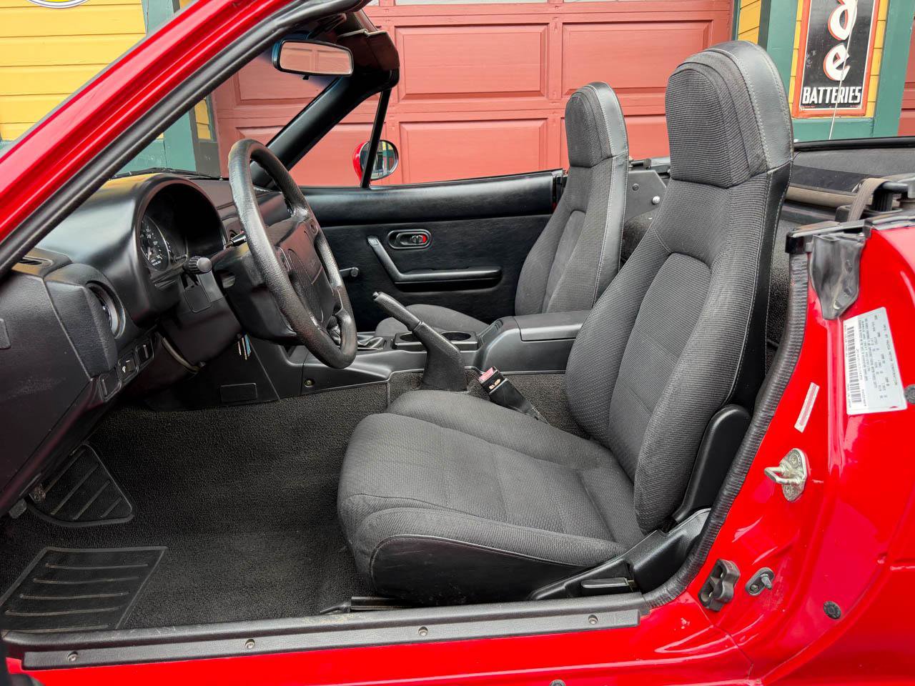 Used 1990 MAZDA MX-5 Miata RWD image 25
