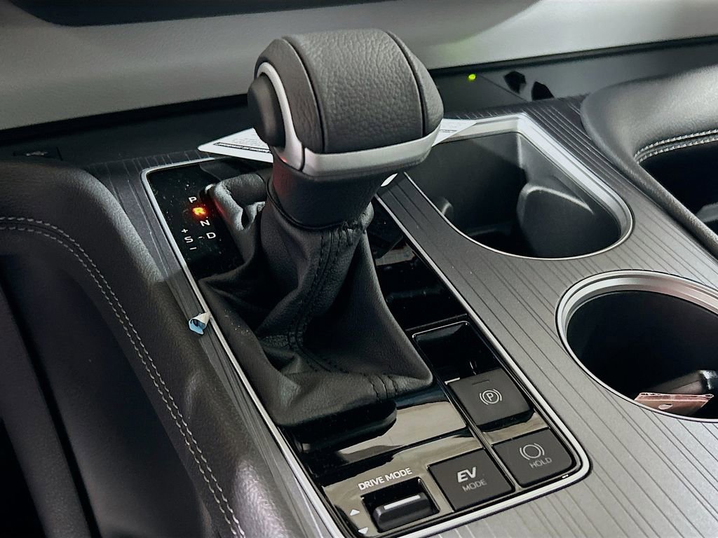 Used 2026 Toyota Sienna XLE image 16