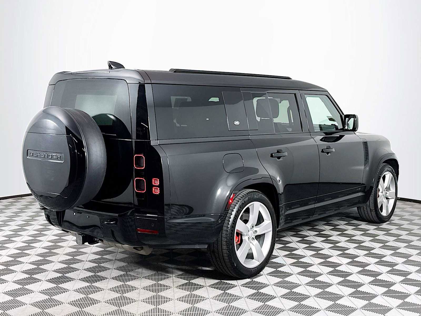 Used 2024 Land Rover Defender 130 X image 5