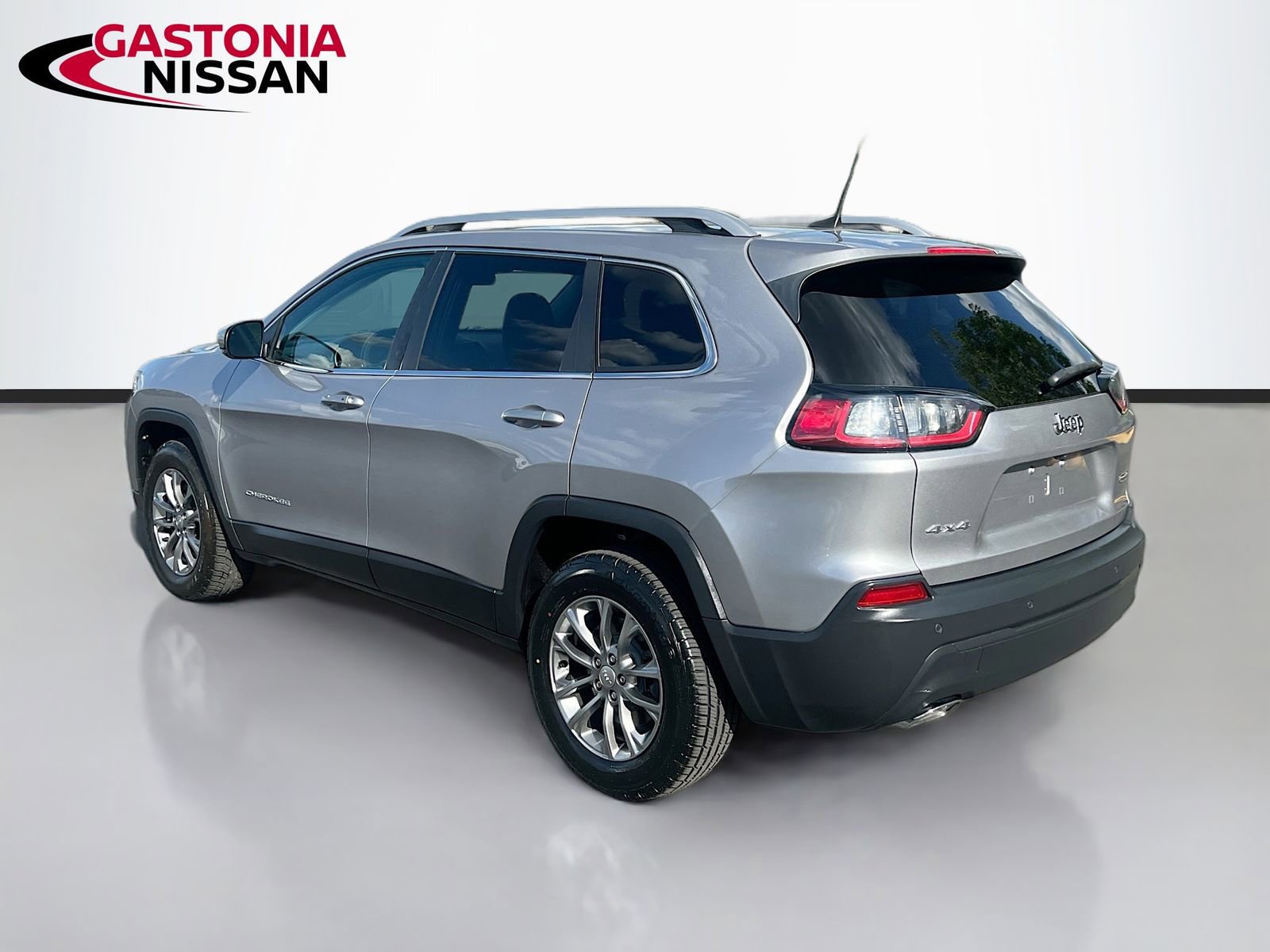 Used 2019 Jeep Cherokee Latitude Plus w/ Cold Weather Group image 6