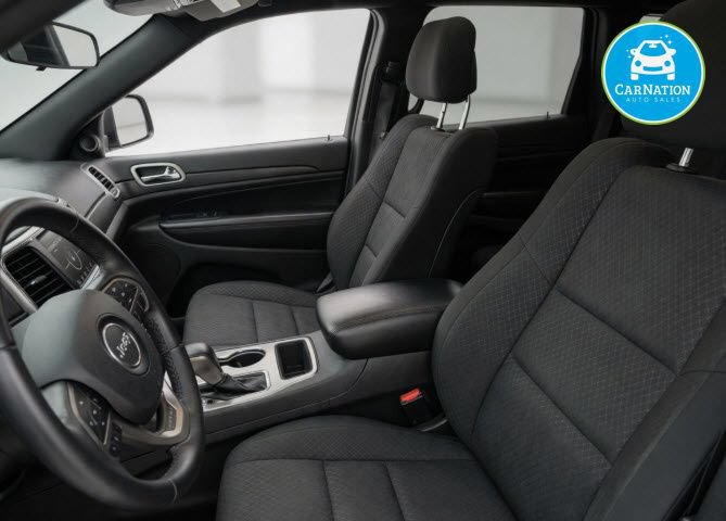 Used 2018 Jeep Grand Cherokee Laredo AWD/4WD image 6