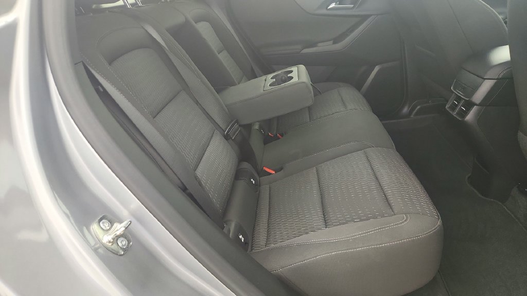 Used 2025 Chevrolet Equinox LT FWD image 32