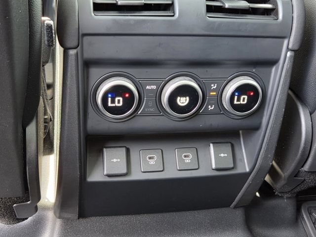 Used 2021 Land Rover Defender 110 SE AWD/4WD image 13