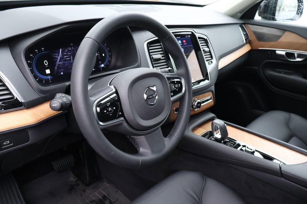 Used 2024 Volvo XC90 B6 Plus w/ Protection Package Premier image 29