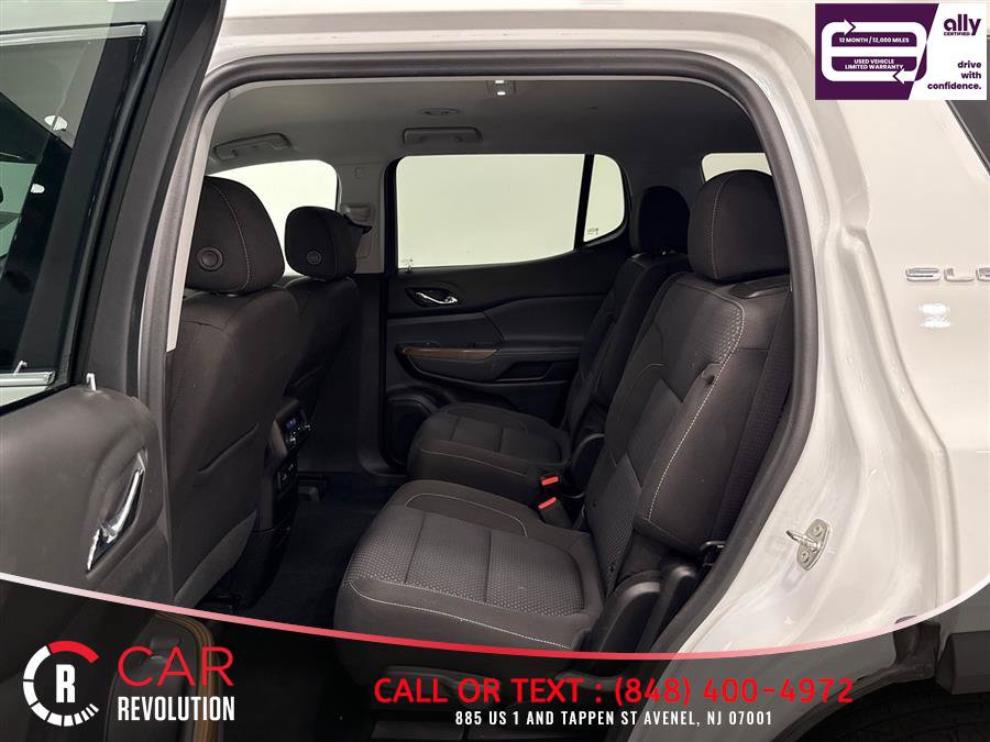 Used 2023 GMC Acadia SLE w/ Driver Convenience Package FWD image 39
