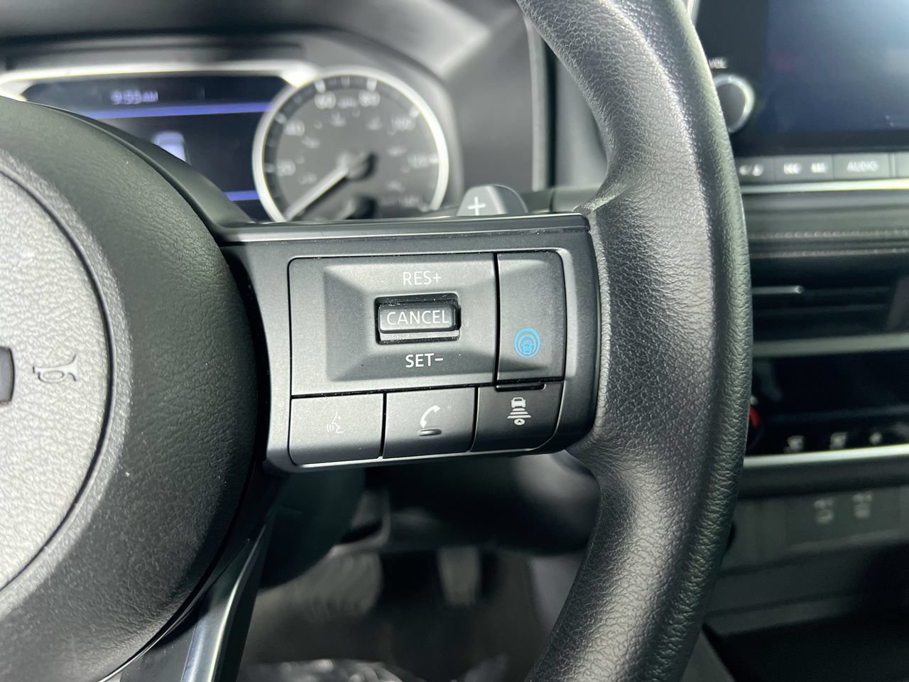 Used 2024 Nissan Rogue SV FWD image 17