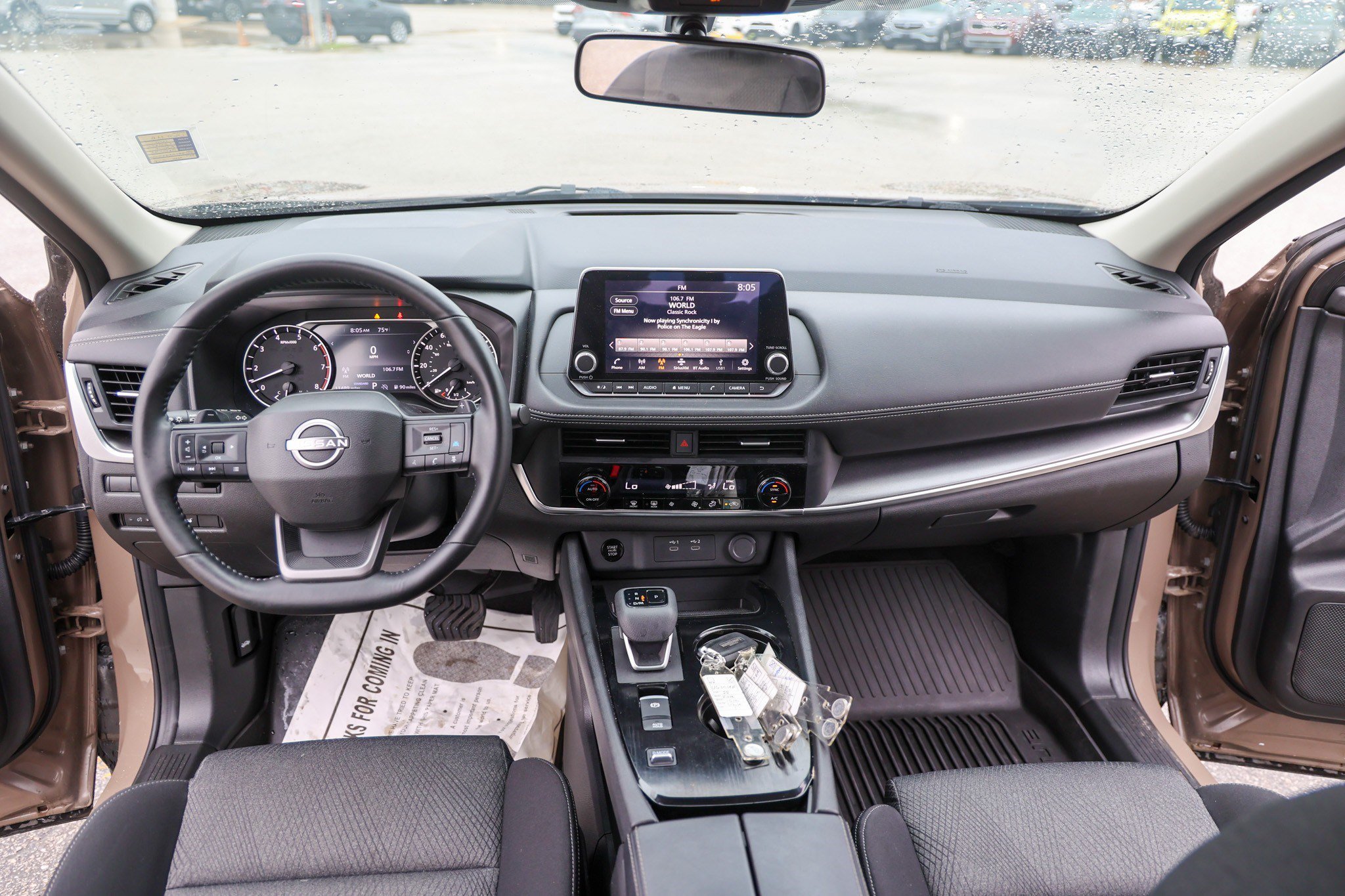 Used 2025 Nissan Rogue SV FWD image 32
