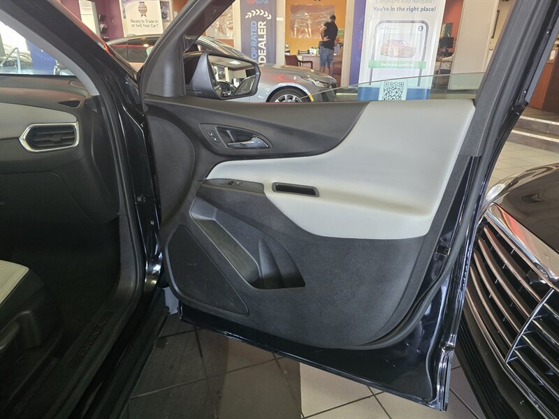 Used 2023 Chevrolet Equinox LS w/ LS Convenience Package FWD image 12