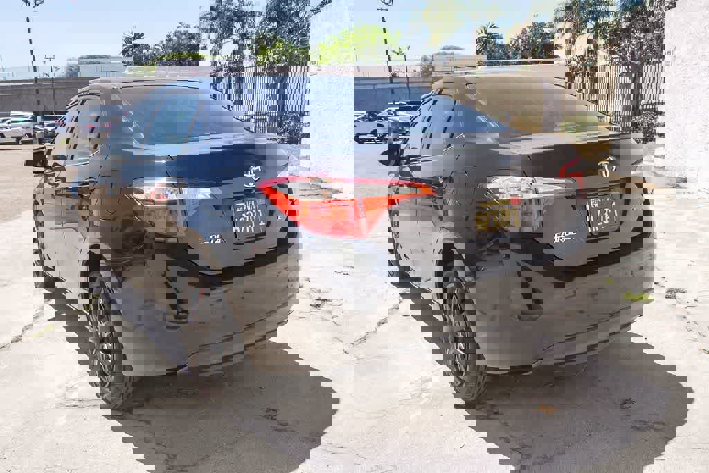 Used 2016 Toyota Corolla LE FWD image 7