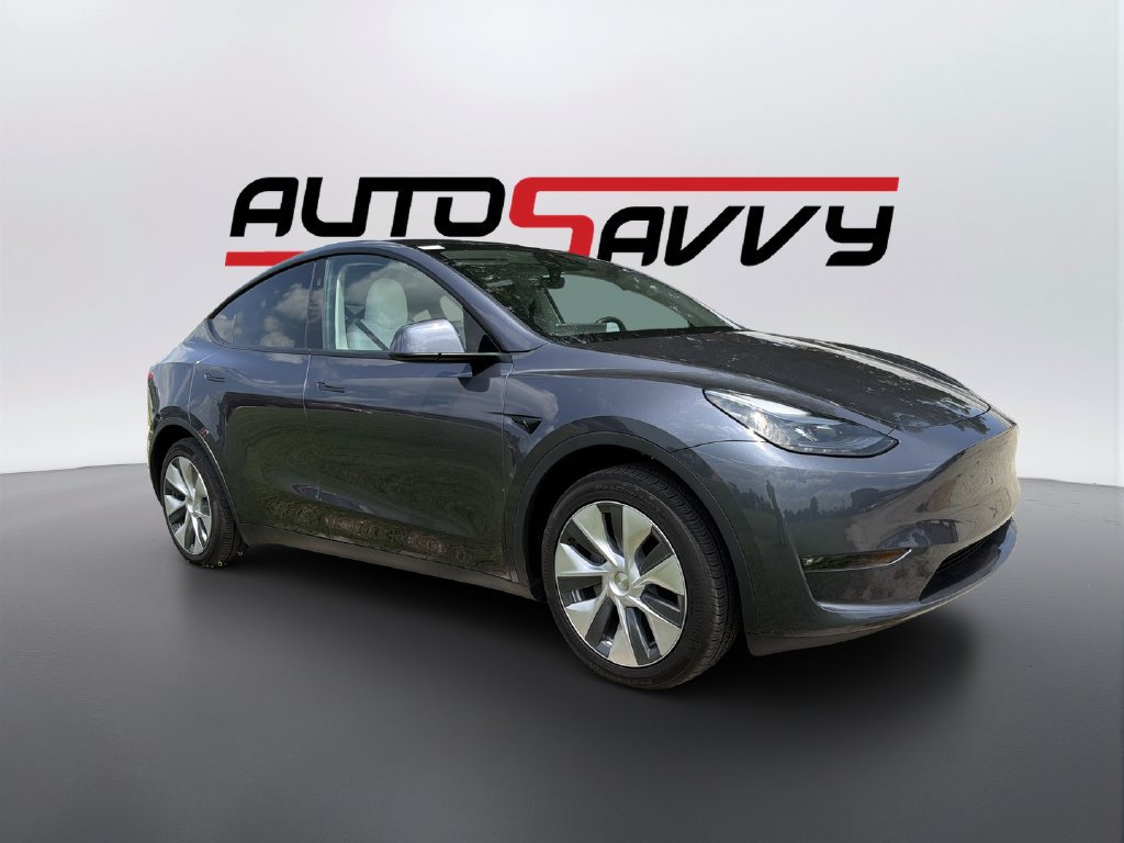 Used 2023 Tesla Model Y 2WD image 3