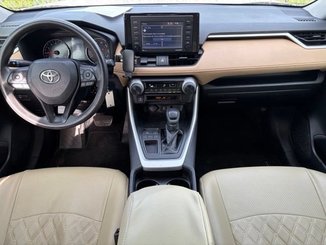 Used 2021 Toyota RAV4 LE FWD image 11