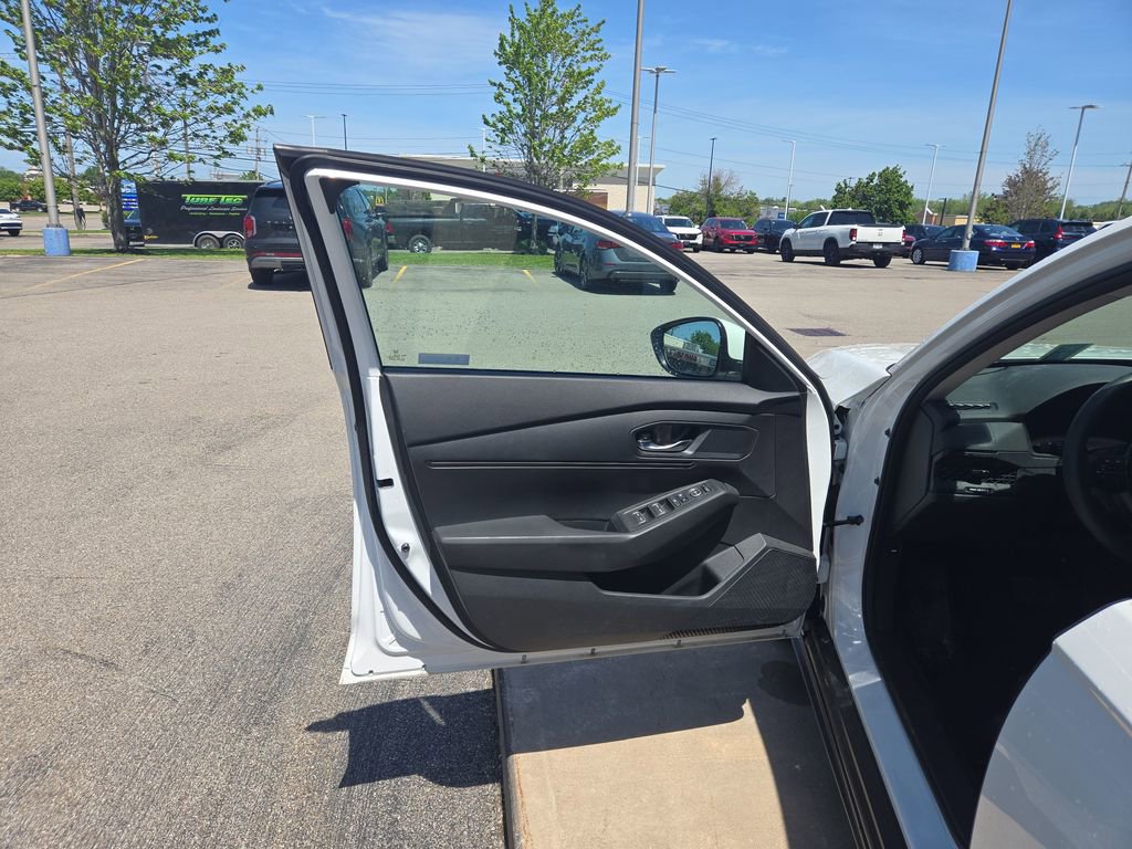 Certified 2023 Honda Accord LX image 11