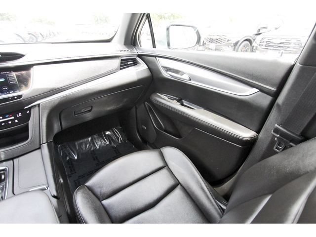 Used 2025 Cadillac XT5 Luxury FWD image 9