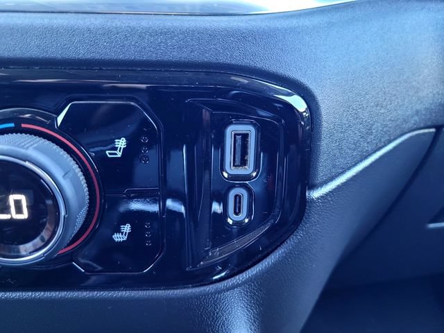 Used 2023 Chevrolet Silverado 1500 LT AWD/4WD image 19