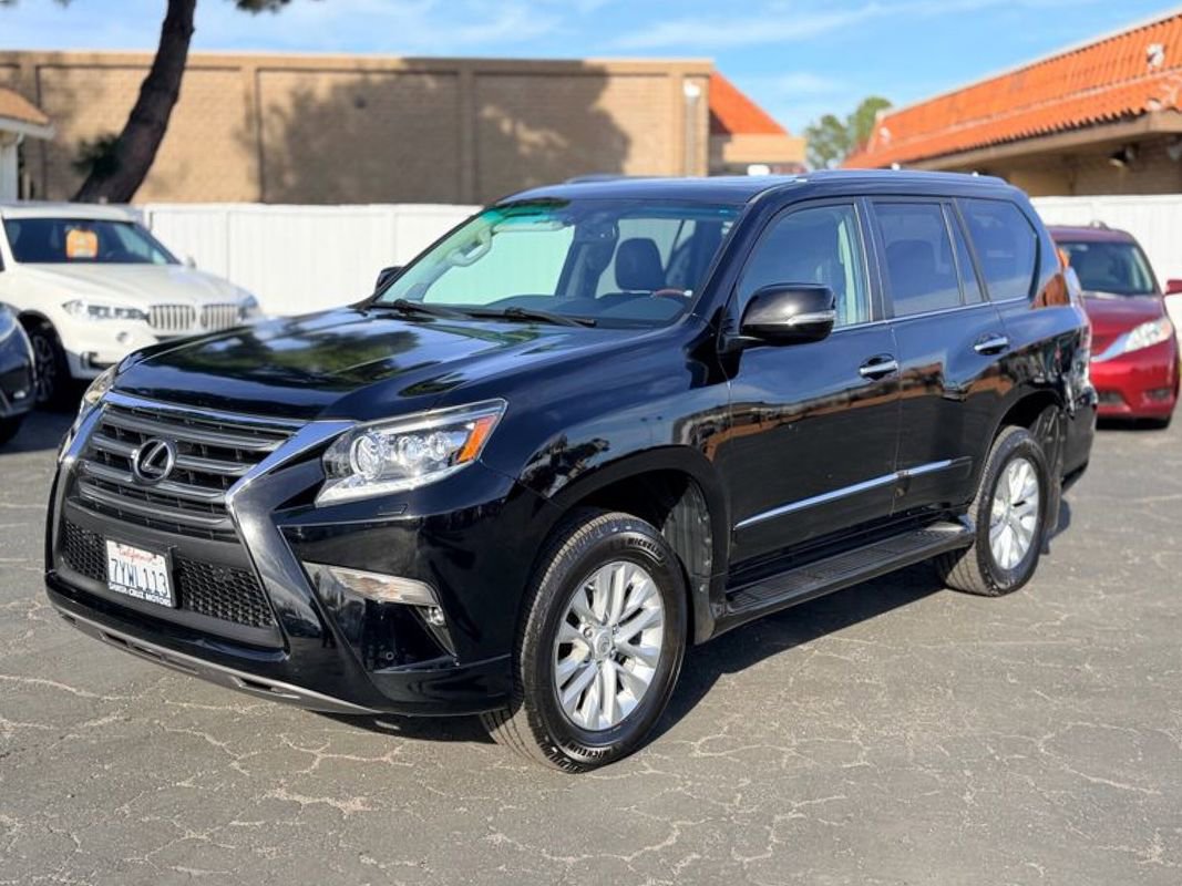 Used 2017 Lexus GX 460 image 3