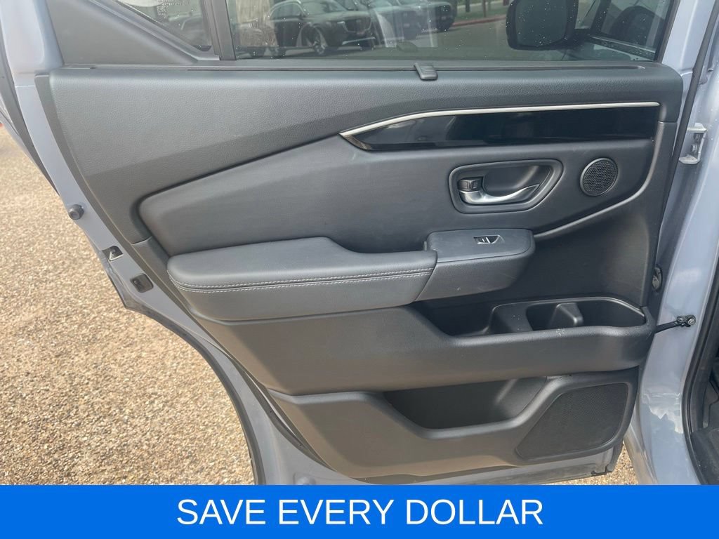 Used 2023 Honda Pilot Touring image 16