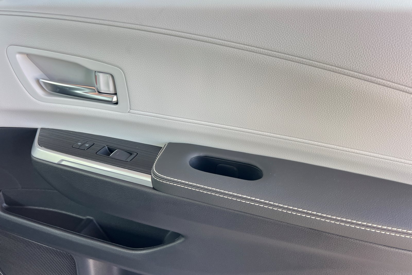 New 2026 Toyota Sienna XSE AWD/4WD image 22