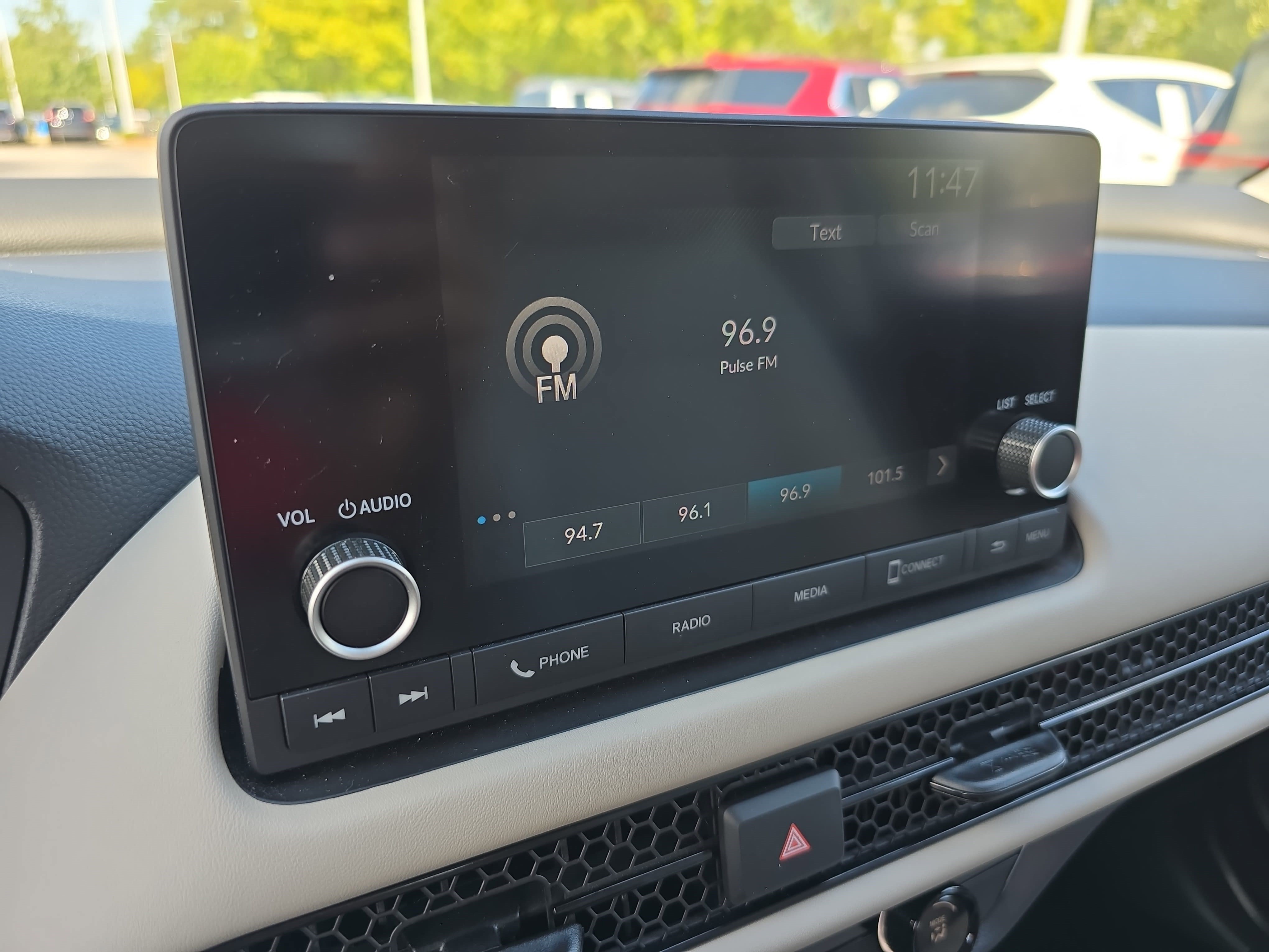 Certified 2025 Honda HR-V LX image 20
